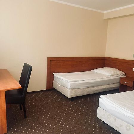 Papaver Hotel Ślesin Extérieur photo