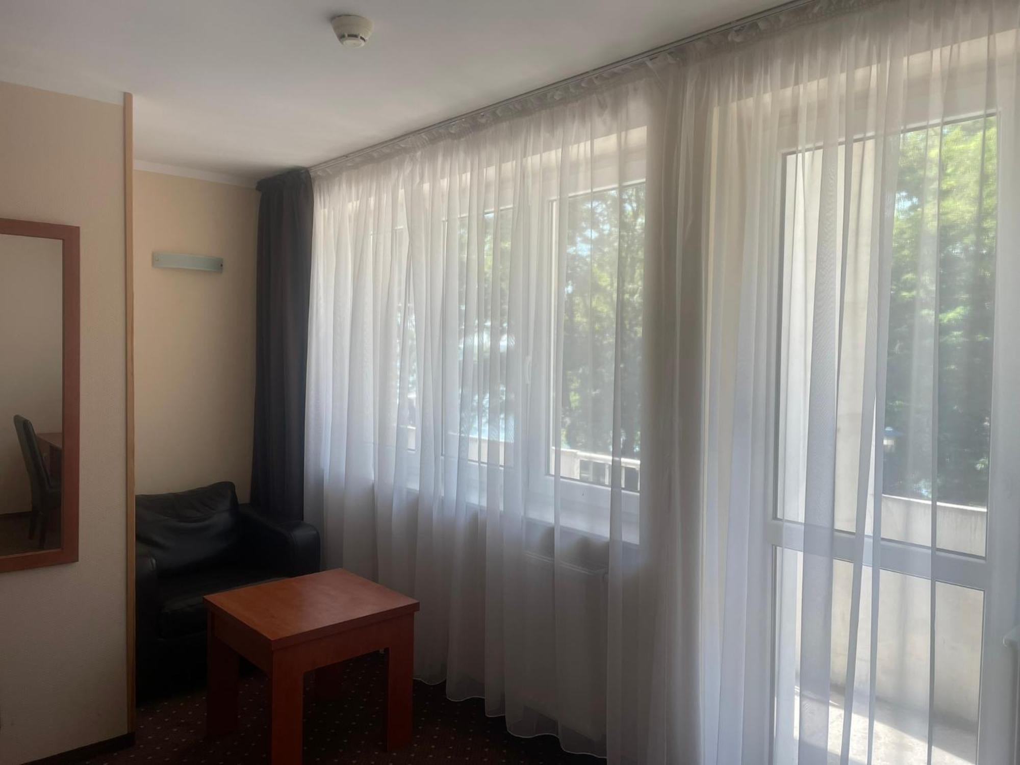 Papaver Hotel Ślesin Extérieur photo