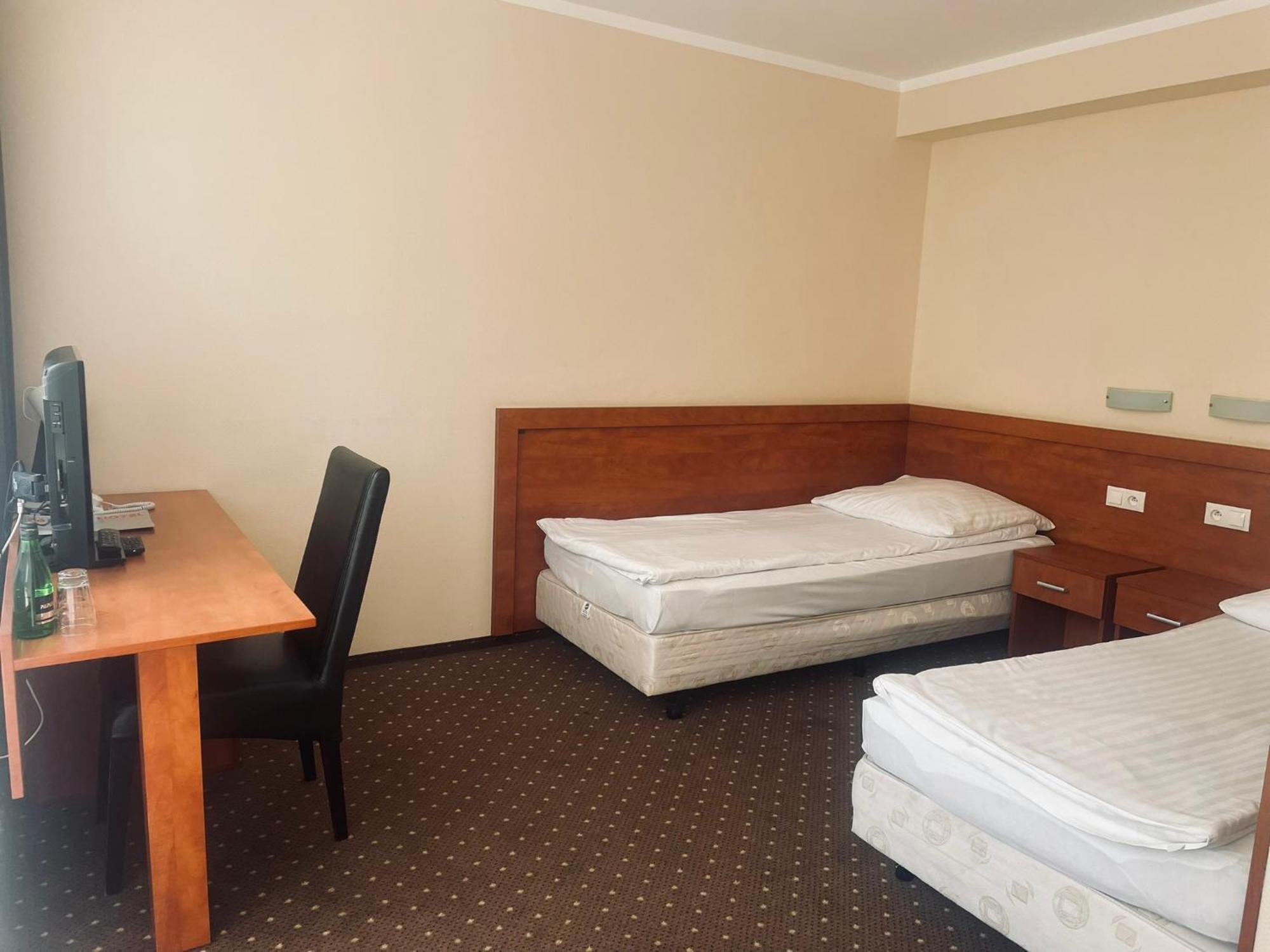 Papaver Hotel Ślesin Extérieur photo