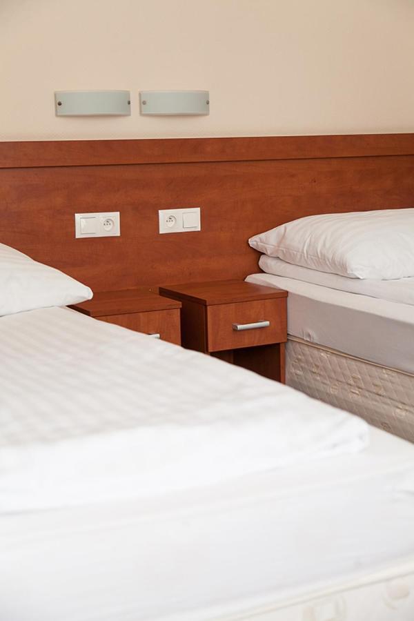 Papaver Hotel Ślesin Extérieur photo