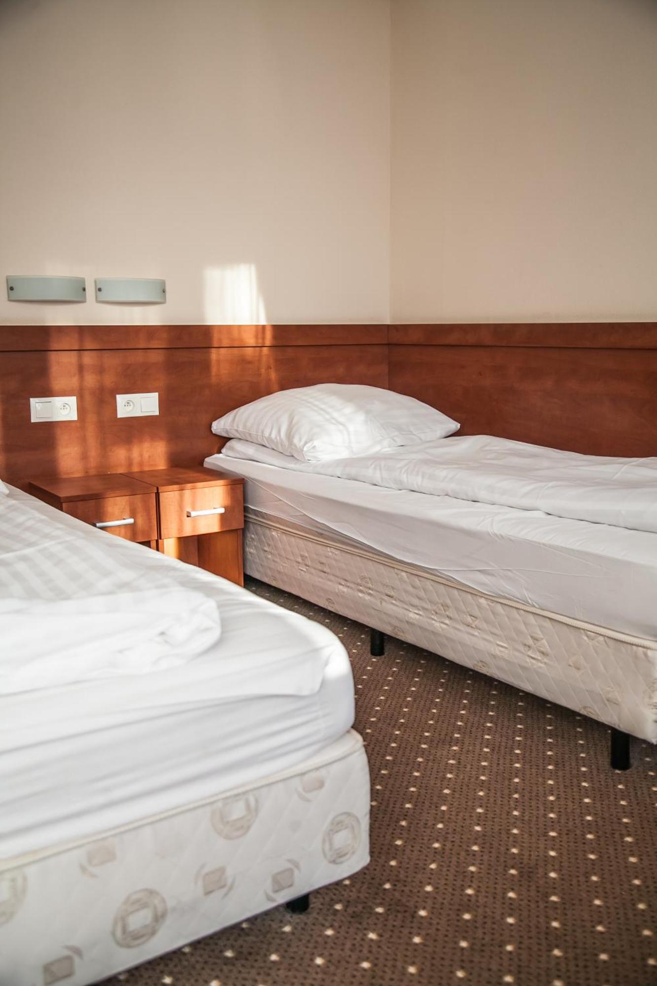 Papaver Hotel Ślesin Extérieur photo